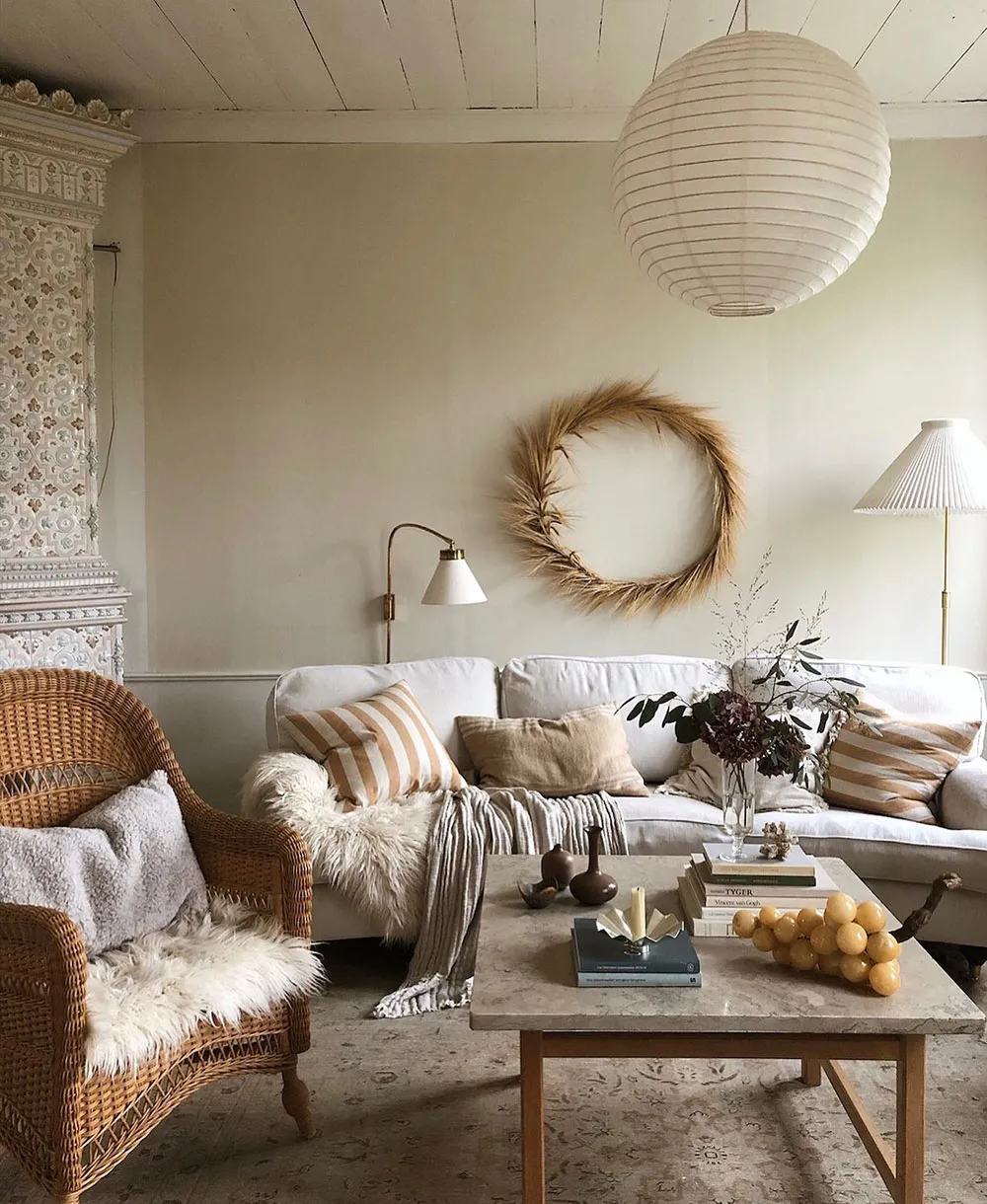 Mar de acogedora en los interiores de un cómodo coto sueco - Gallery image 3