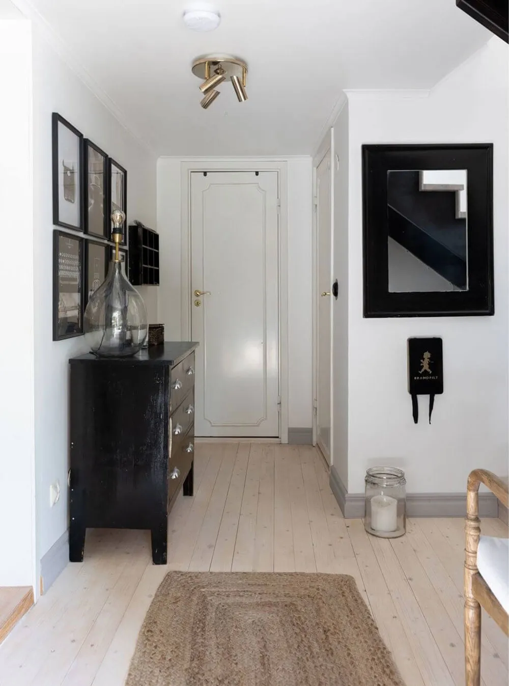 Контрастный и стильный интерьер небольшого дома в Швеции - Gallery image 11