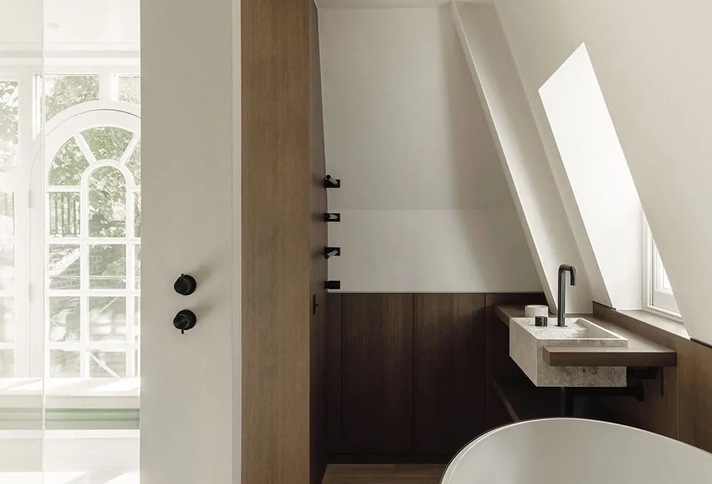 Style moderne et élégant dans des tons laitiers à Londres - Gallery image 21