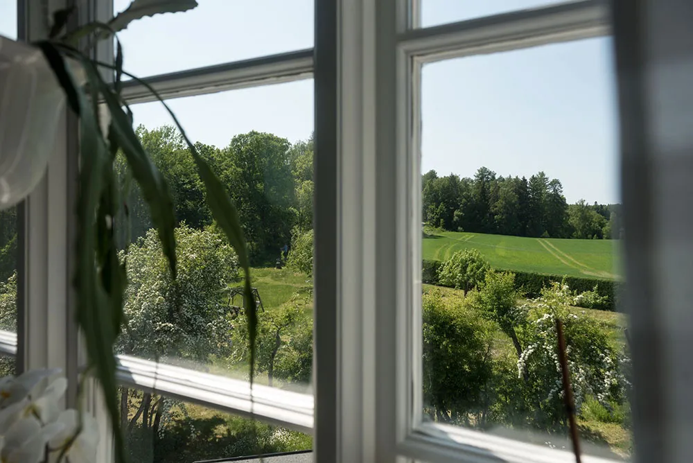 Une belle maison suédoise de campagne avec véranda et vues panoramiques - Gallery image 11