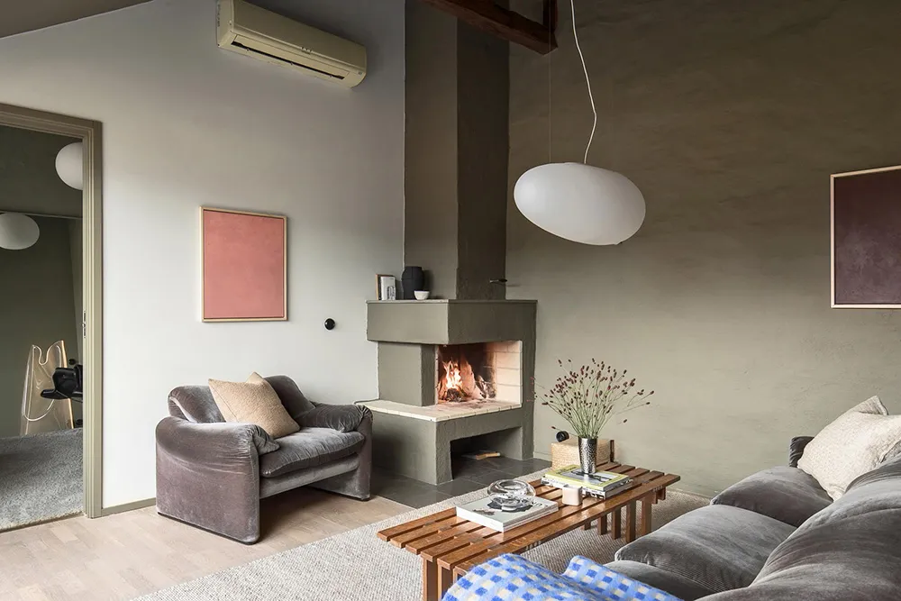 Une intéressante appartement de mansarde avec murs olive et terrasse (66 m²) - Gallery image 4