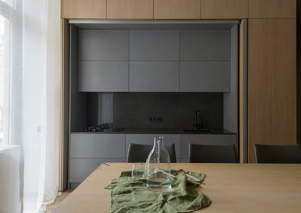 Minimalismo cálido con pared de ladrillo para familia joven en Kiev (95 m²) - Gallery image 5