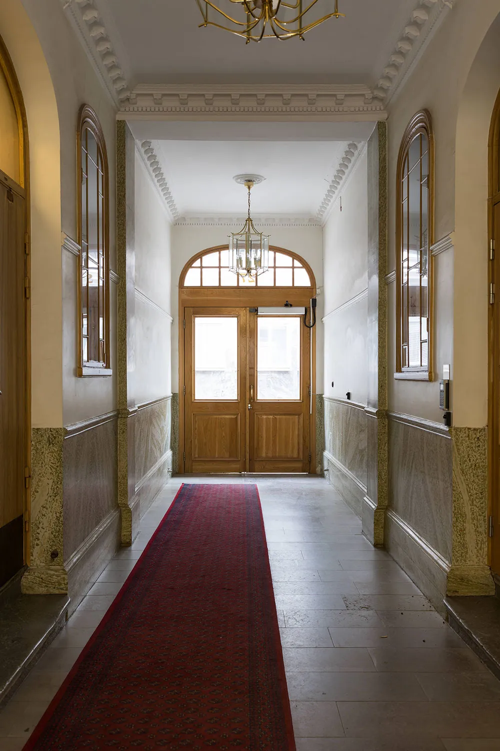 Эффектная мансарда с балками в Стокгольме - Gallery image 25