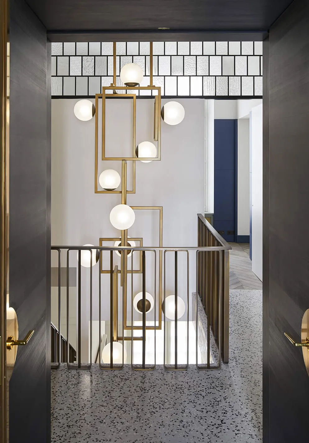 Modernité élégante dans le logement historique à Paris - Gallery image 11