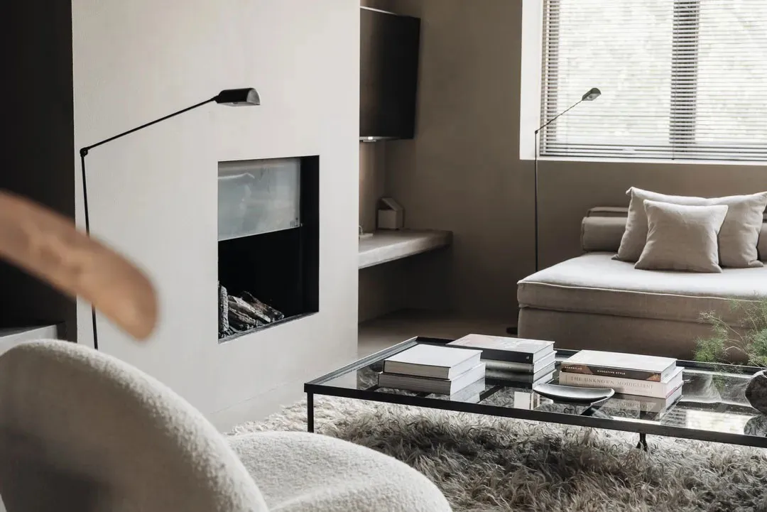 Naturalny minimalizm w designie mieszkania w domu na kanale w Amsterdamie - Gallery image 3