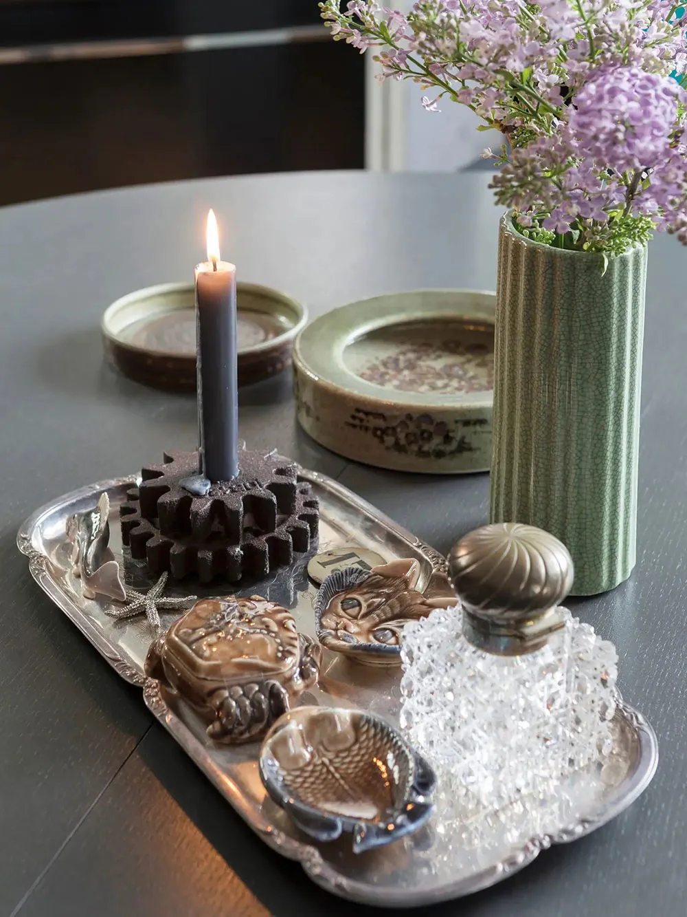 Темні відтінки та антикваріат: квартирка на даху в Гетеборзі - Gallery image 7