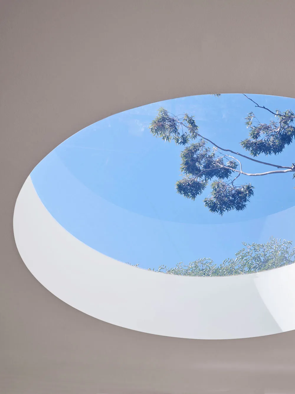 Fenêtre de plafond circulaire et cuisine en marbre : rénovation d'une maison des années 1930 à Sydney - Gallery image 4