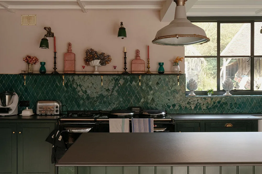 Jasne i ciepłe wnętrza byłego starego ambaru w Anglii - Gallery image 12