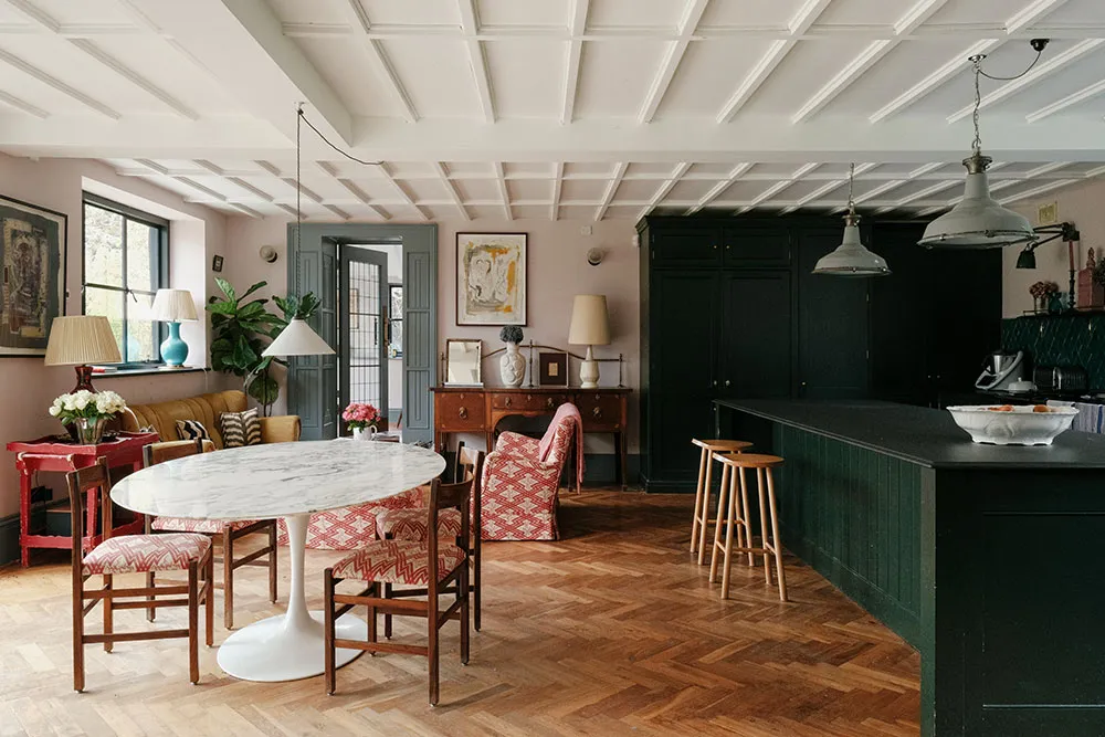 Jasne i ciepłe wnętrza byłego starego ambaru w Anglii - Gallery image 6