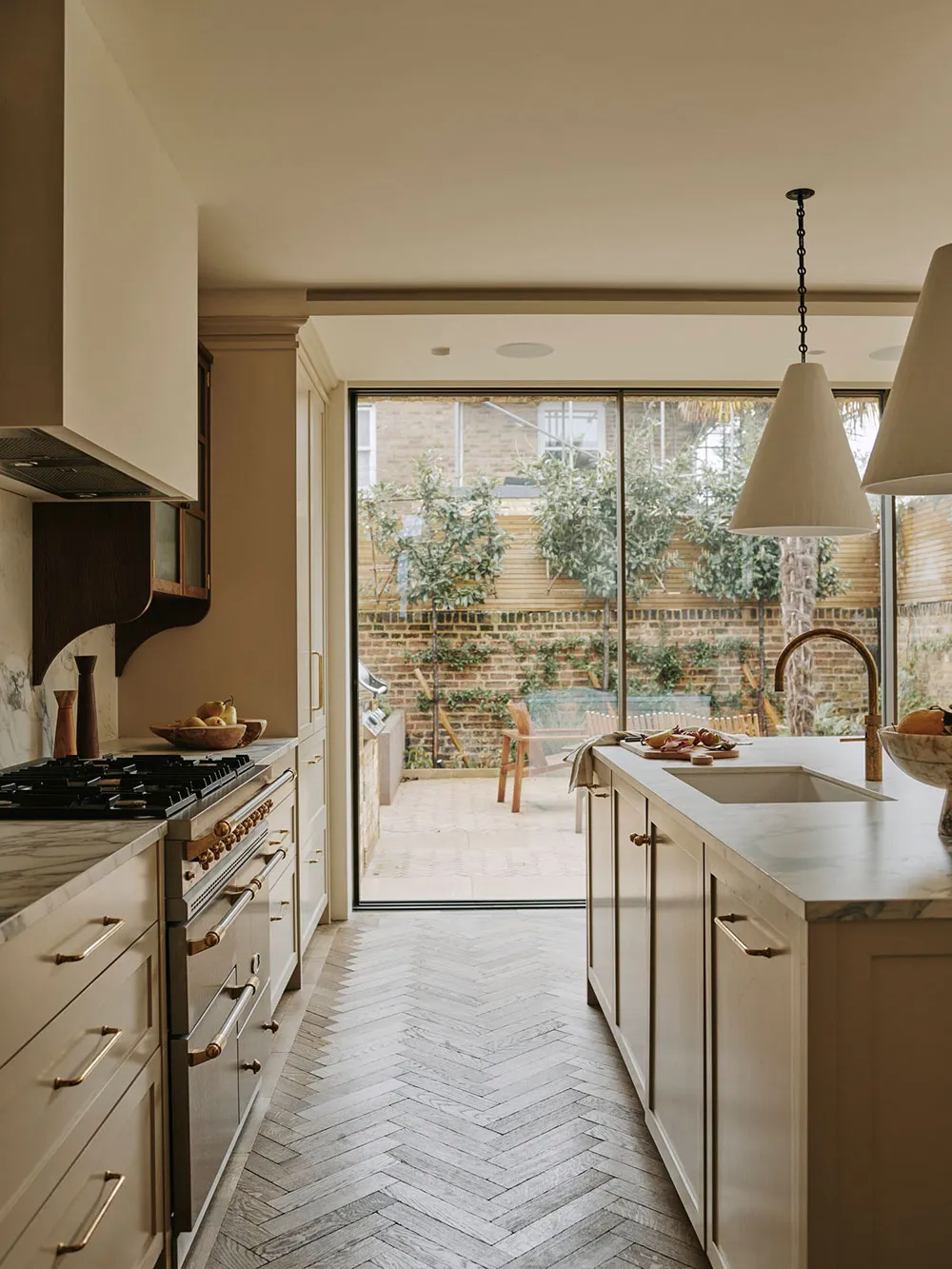 Стильный, мягкий, тёплый: современный интерьер таунхауса в Лондоне - Gallery image 3