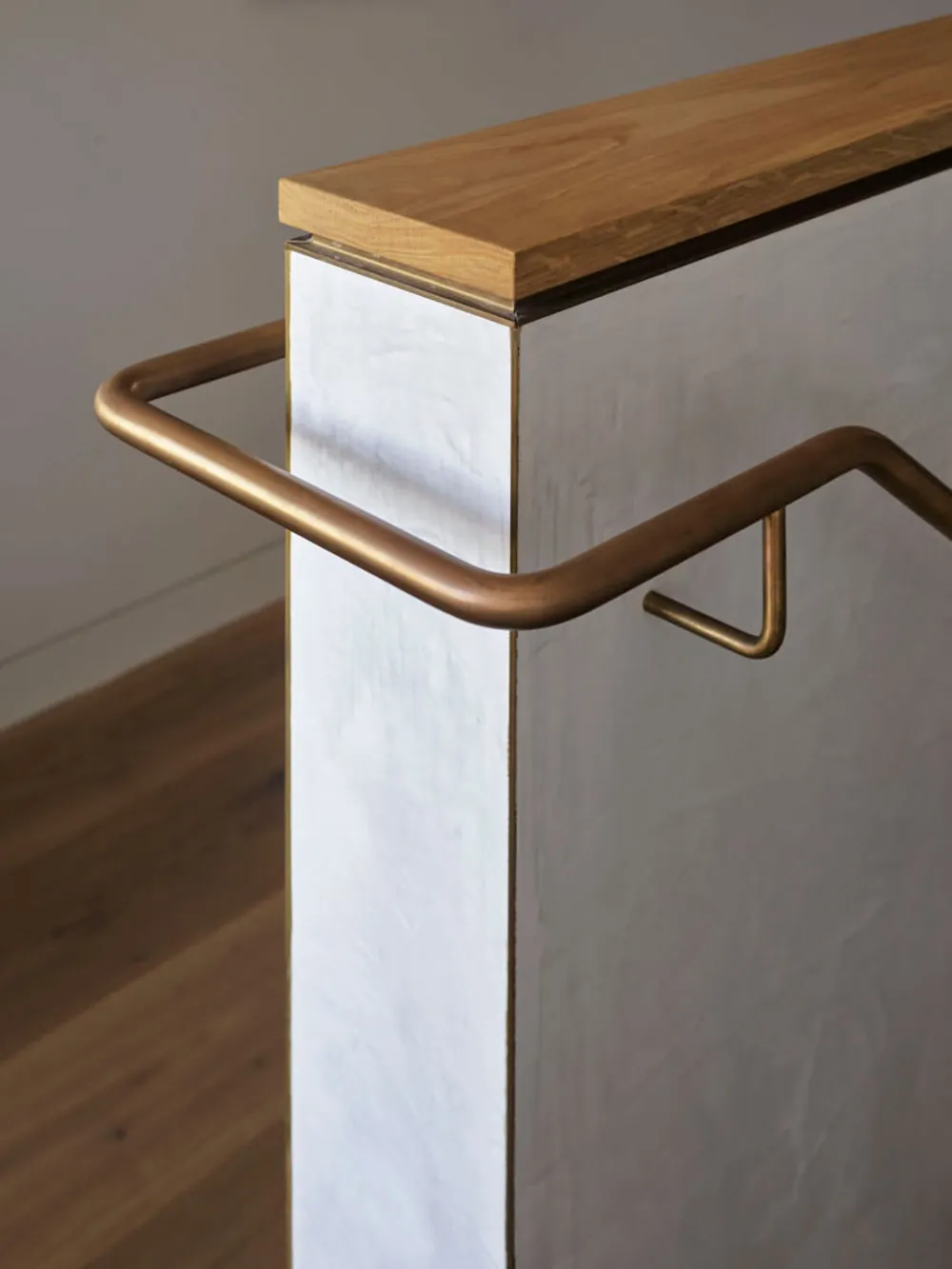 Fenêtre de plafond circulaire et cuisine en marbre : rénovation d'une maison des années 1930 à Sydney - Gallery image 17