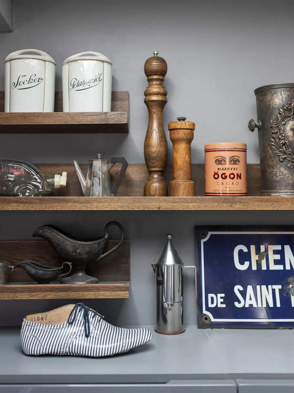 Темні відтінки та антикваріат: квартирка на даху в Гетеборзі - Gallery image 8