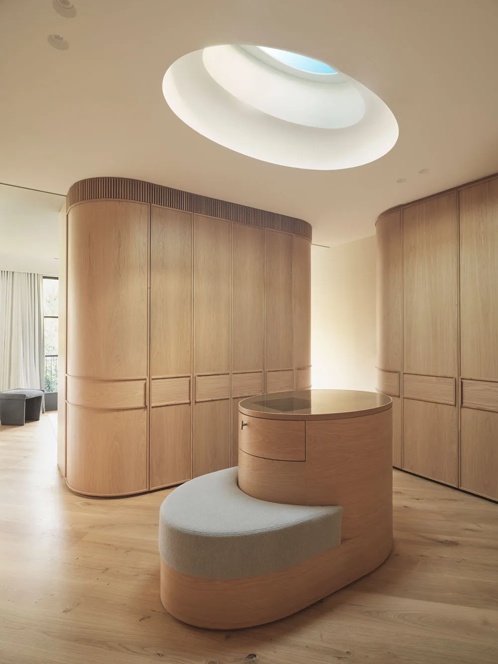 Interiores modernos elegantes de casas de los años 40 en Sydney - Gallery image 17