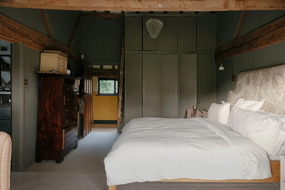 Jasne i ciepłe wnętrza byłego starego ambaru w Anglii - Gallery image 24