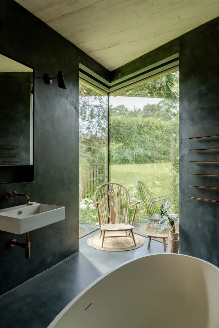 Modernes Holzhaus des Designers in Einklang mit der Natur - Gallery image 23