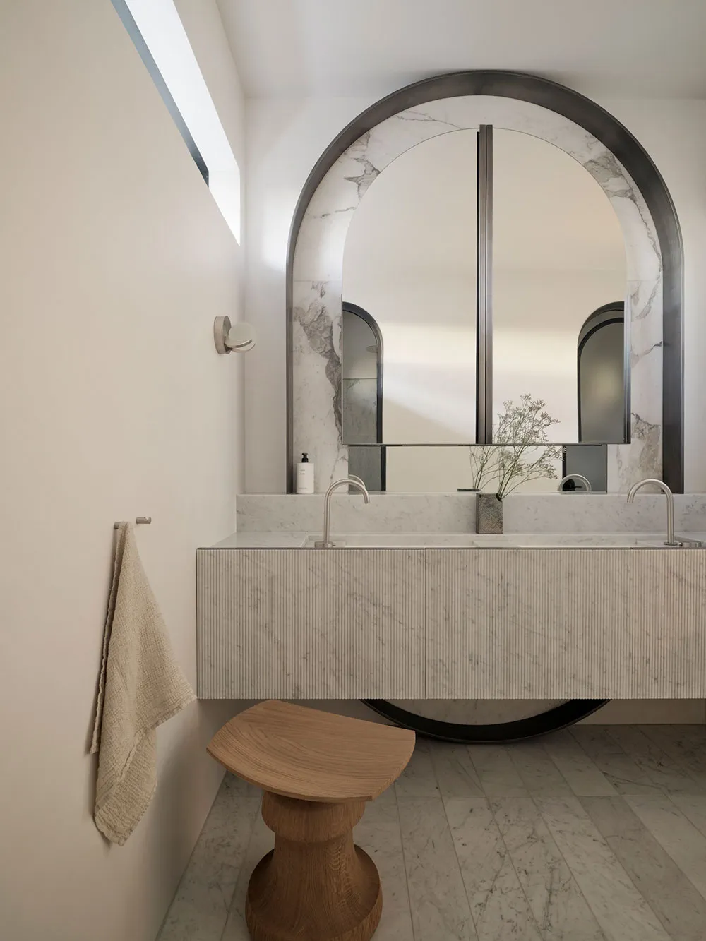 Interiores modernos elegantes de casas de los años 40 en Sydney - Gallery image 18