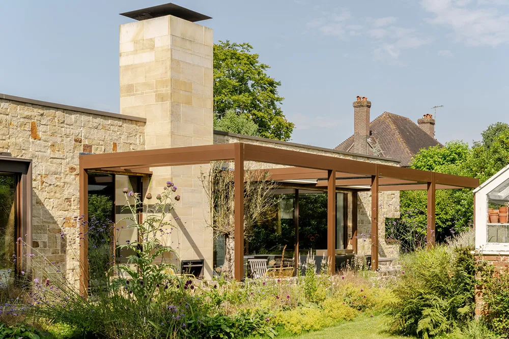 Modernes Holzhaus des Designers in Einklang mit der Natur - Gallery image 28