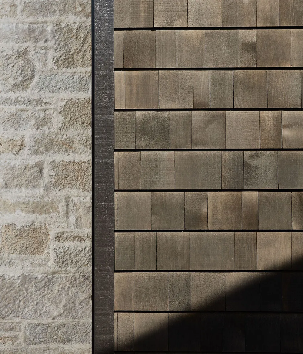 Interior acogedor en tonos beige y marrón en Oregon - Gallery image 26