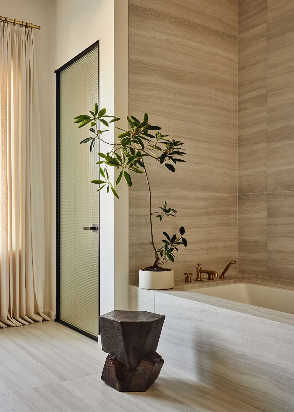 Paredes de techo y decoración elegante: casa adosada edwardiana en San Francisco - Gallery image 21