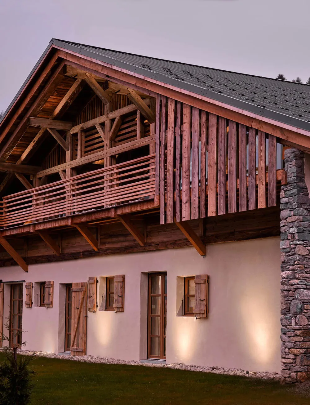 Mix of Traditional Alpine Motifs and Modern Decor: Bright Chalet in Mежeve - Gallery image 18