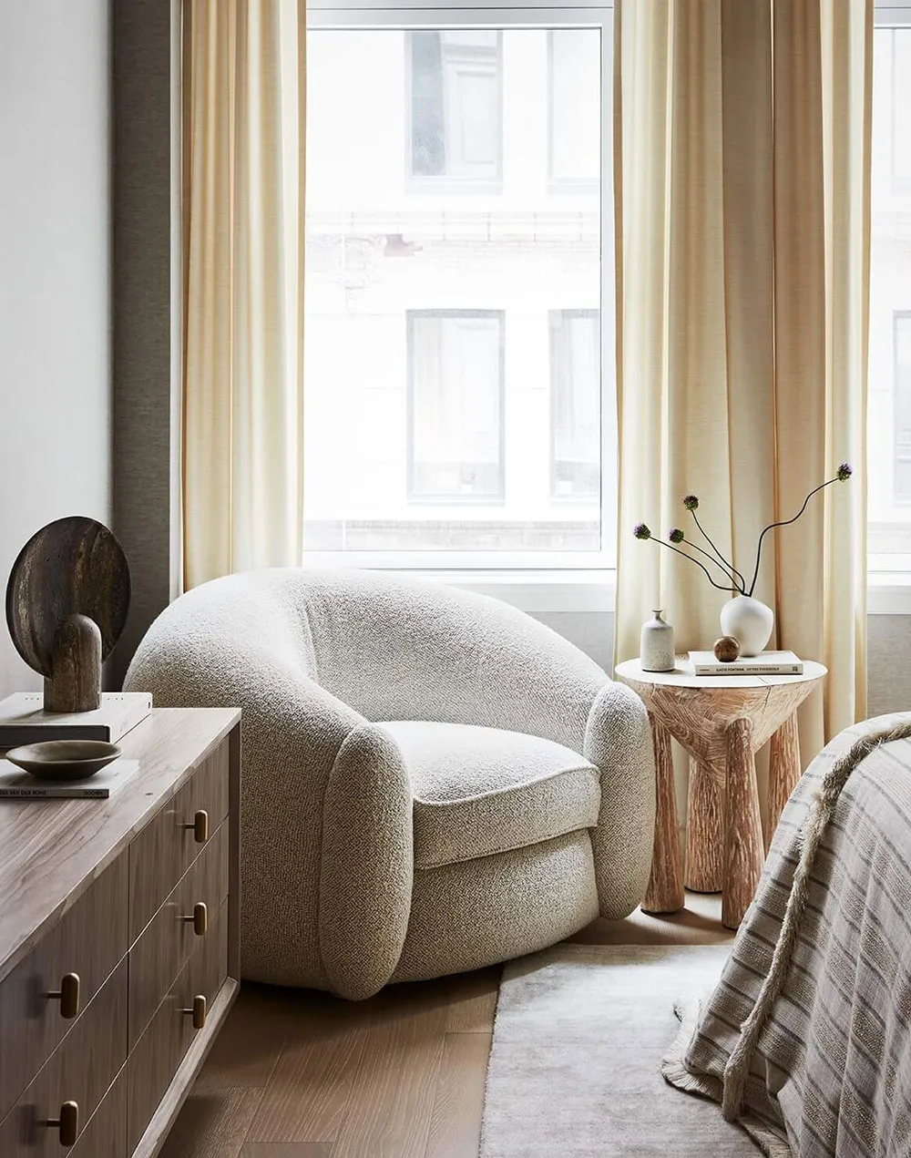 Miks amerykańskiego i skandynawskiego stylu w designie wykwintnych apartamentów w Nowym Jorku - Gallery image 10