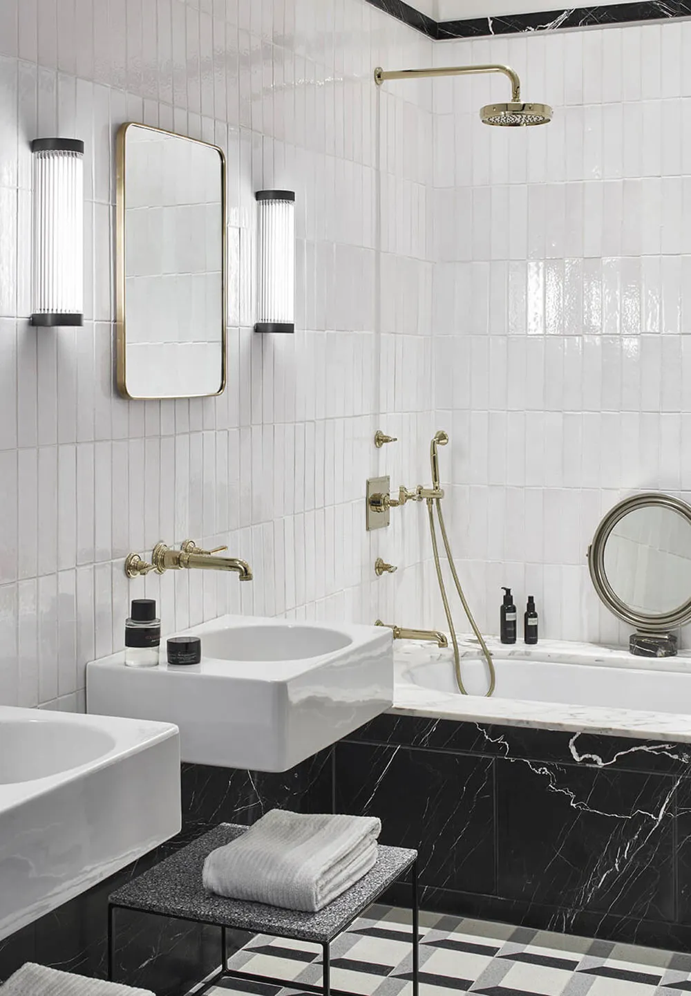 Modernité élégante dans le logement historique à Paris - Gallery image 24