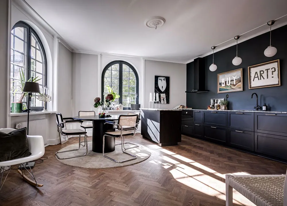 Estilos de contraste cromático en el diseño de un apartamento inusual en Suecia (73 m²) - Gallery image 9