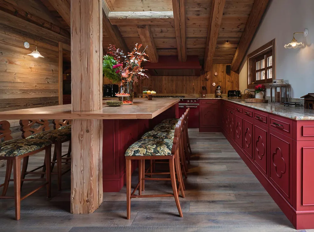 Mix of Traditional Alpine Motifs and Modern Decor: Bright Chalet in Mежeve - Gallery image 5