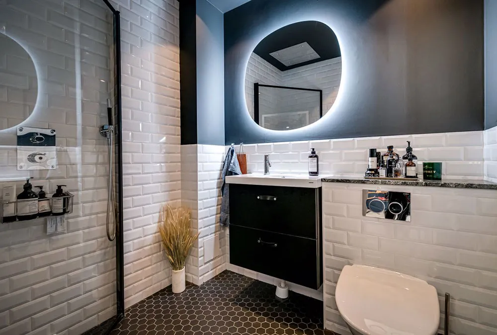 Estilos de contraste cromático en el diseño de un apartamento inusual en Suecia (73 m²) - Gallery image 18