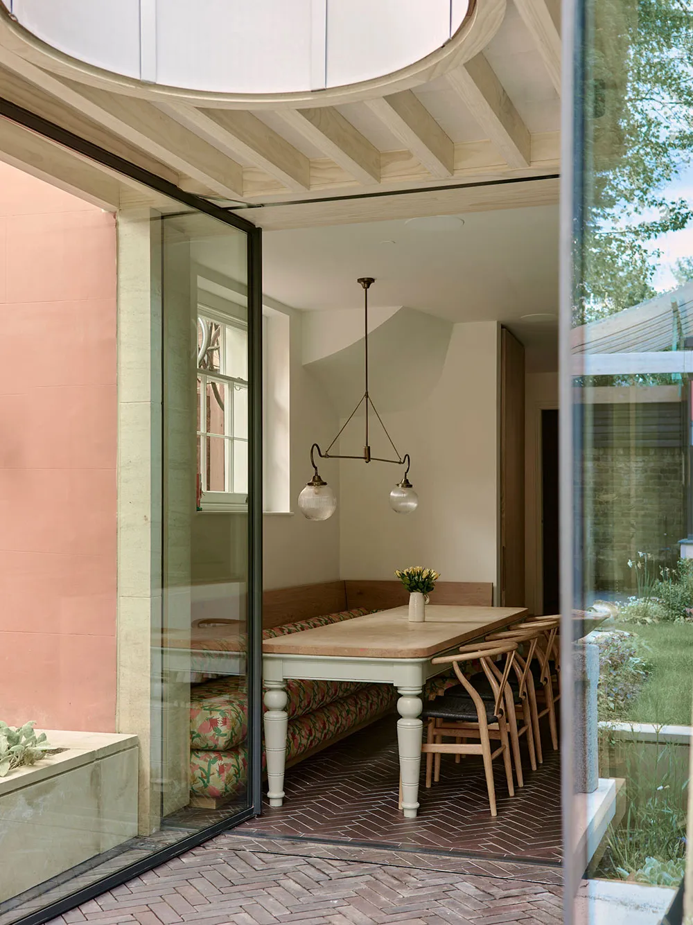 Ciepłe odcienie i eleganckie detale: taunhaus rodziny w Londynie - Gallery image 11