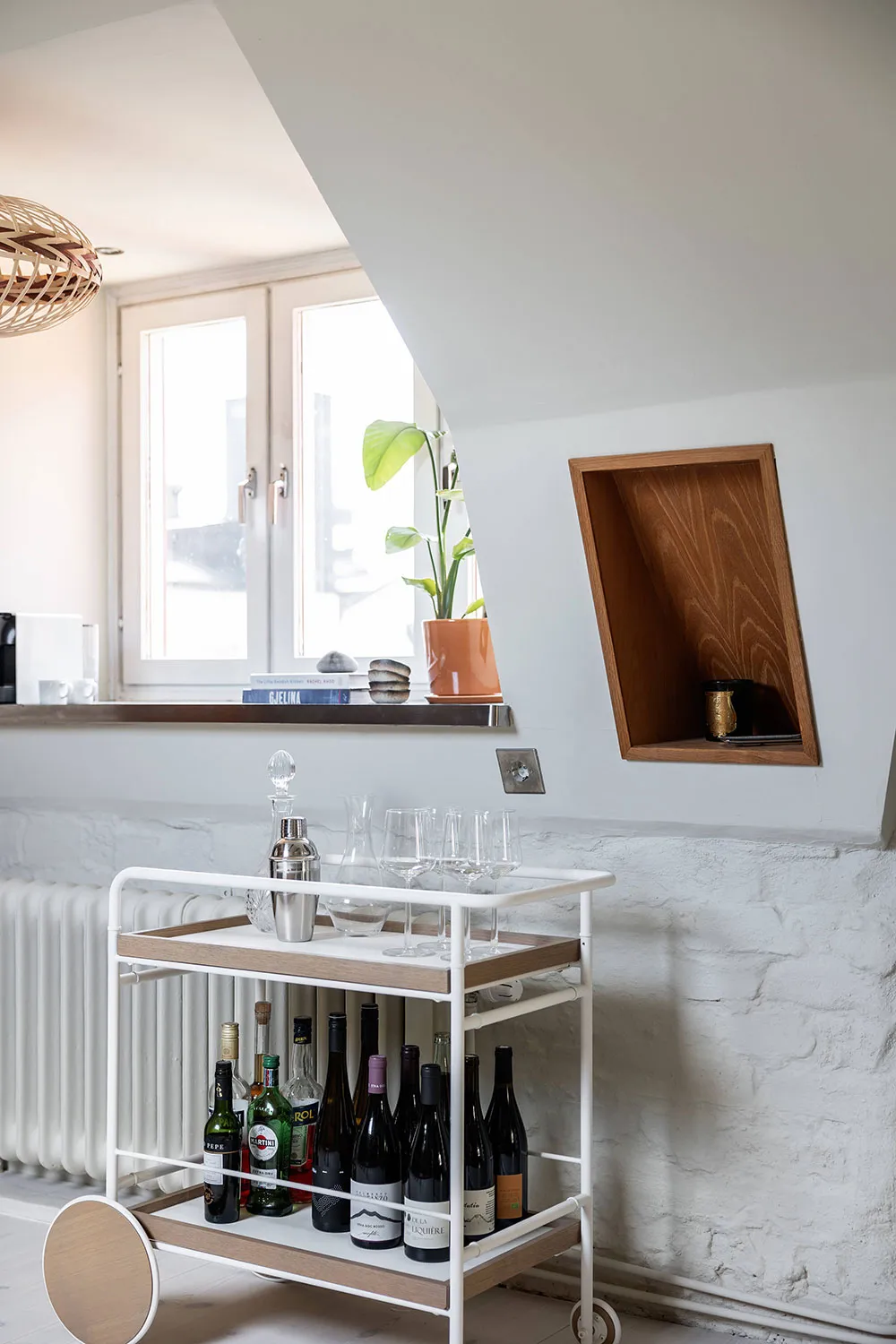 Эффектная мансарда с балками в Стокгольме - Gallery image 20