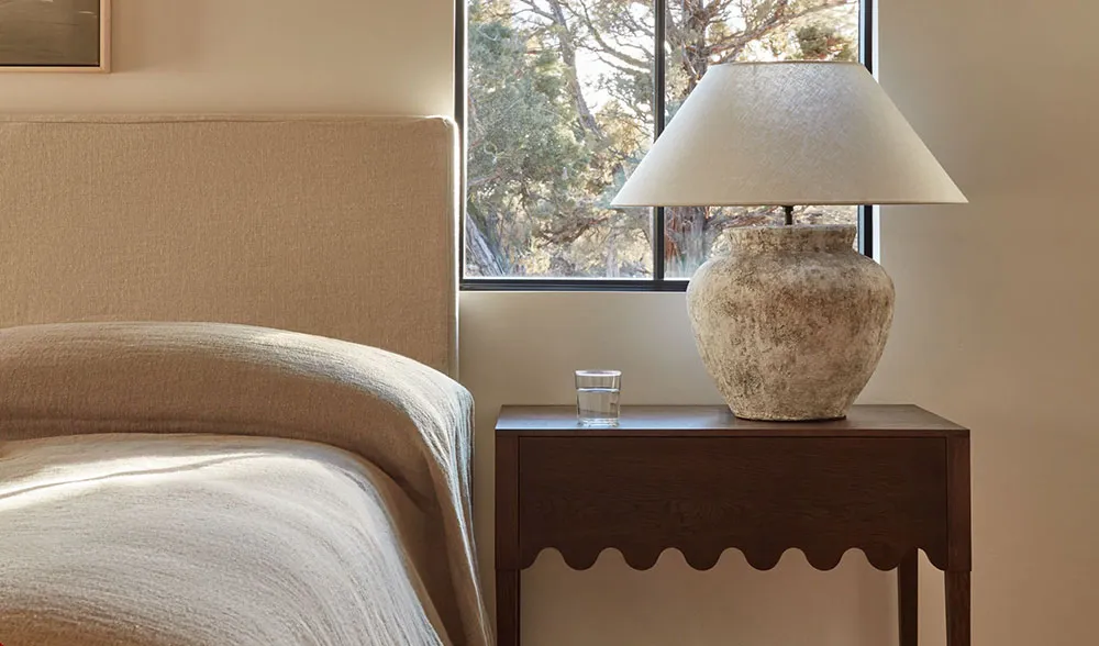 Interior acogedor en tonos beige y marrón en Oregon - Gallery image 17