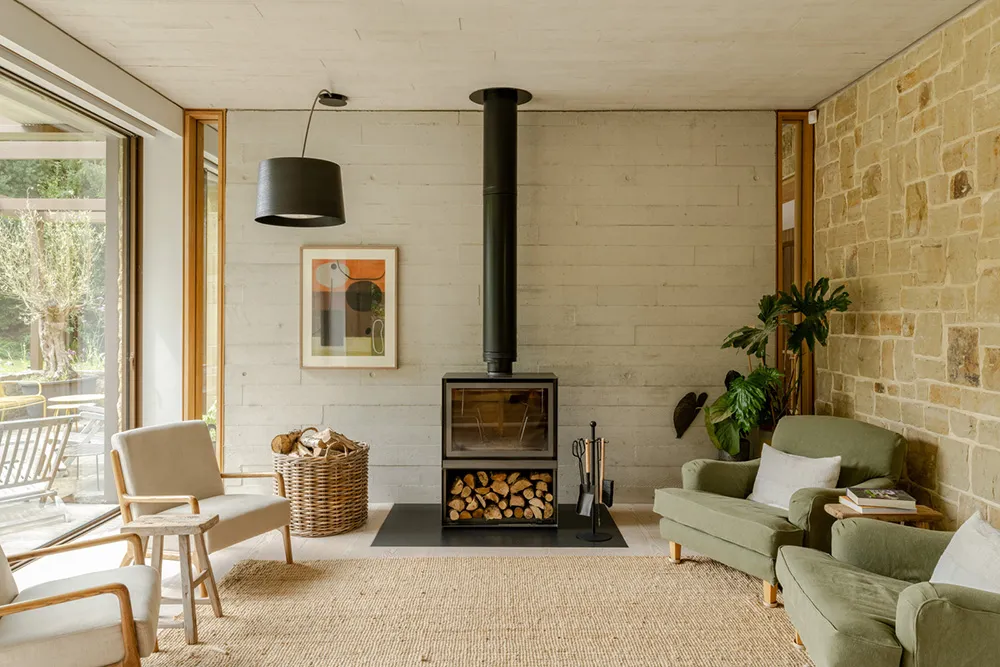 Modernes Holzhaus des Designers in Einklang mit der Natur - Gallery image 4