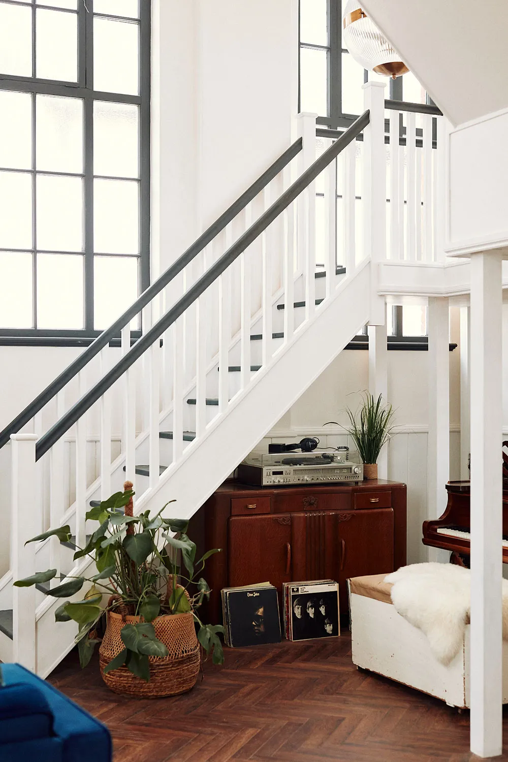 Un magnifique loft moderne dans un ancien bâtiment ecclésiastique en Angleterre - Gallery image 6