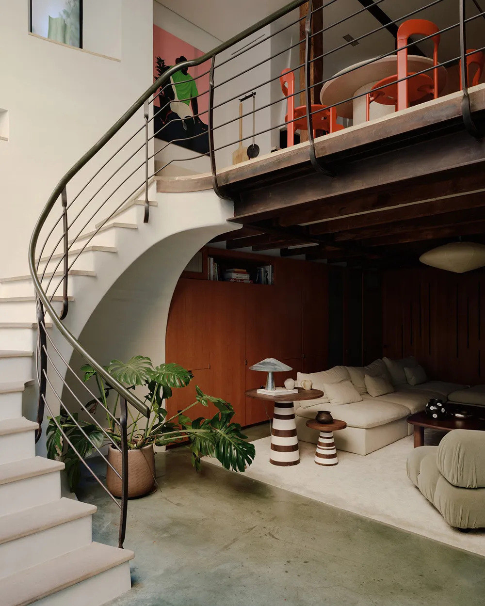 Miks stylów i słoneczny świat w wnętrzach niezwykłego taunhouse'a w Nowym Jorku - Gallery image 12