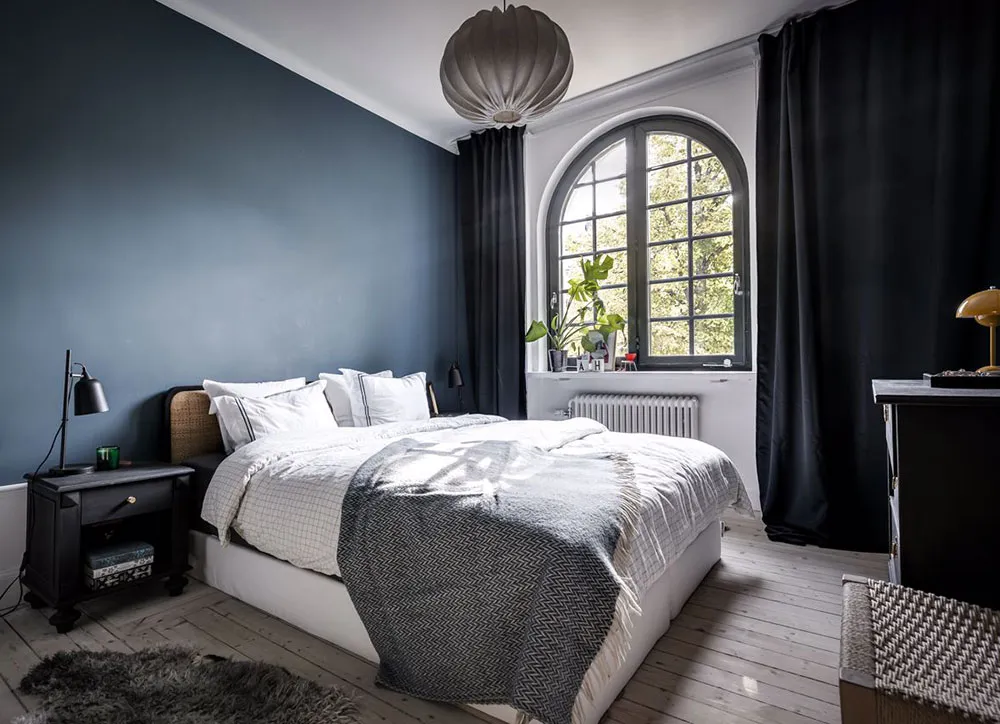 Estilos de contraste cromático en el diseño de un apartamento inusual en Suecia (73 m²) - Gallery image 15