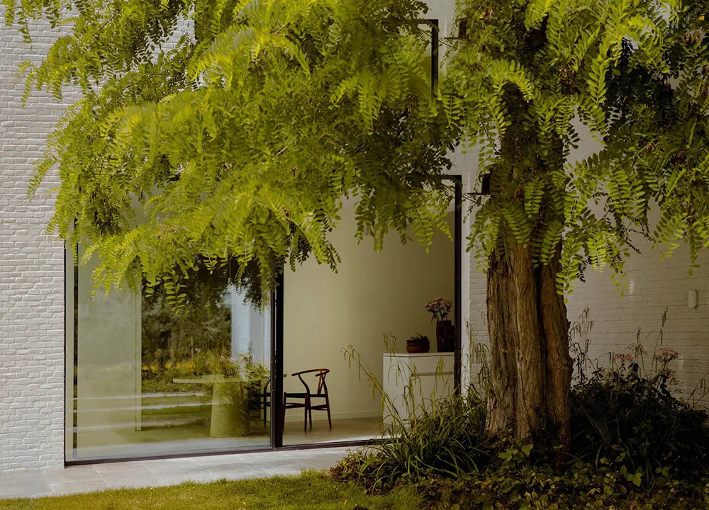 Спокойный, но изысканный современный интерьер рядом с парком в Бельгии - Gallery image 11