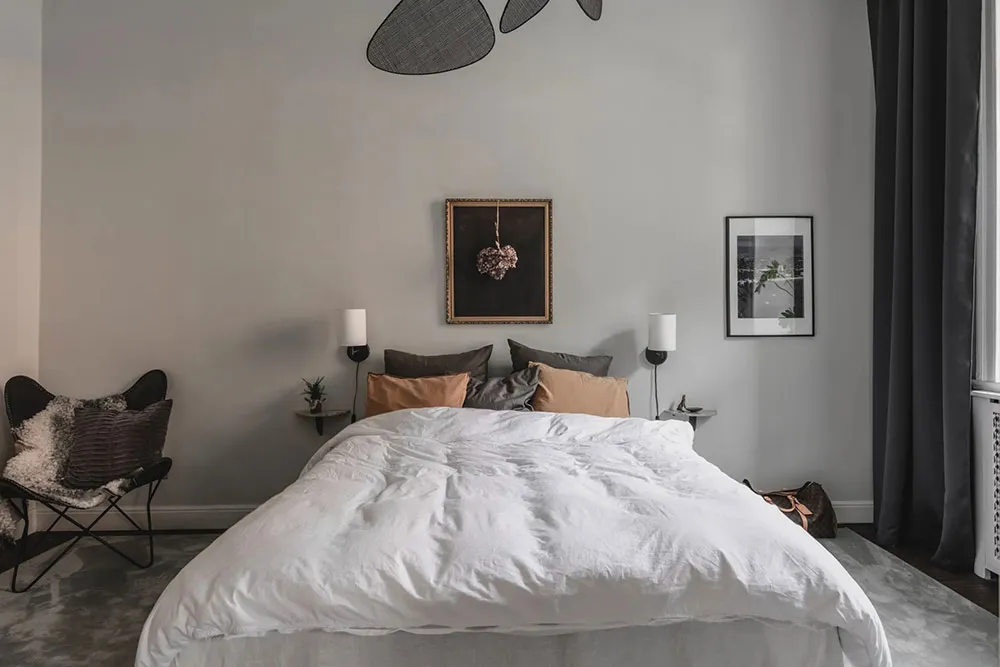 Atmosferyczny skandynawski wnętrze z ciemnym sufitem (81 m²) - Gallery image 16