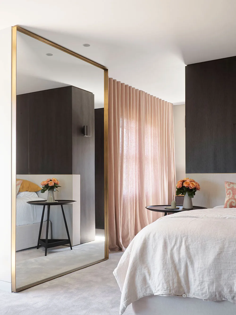 Fenêtre de plafond circulaire et cuisine en marbre : rénovation d'une maison des années 1930 à Sydney - Gallery image 14