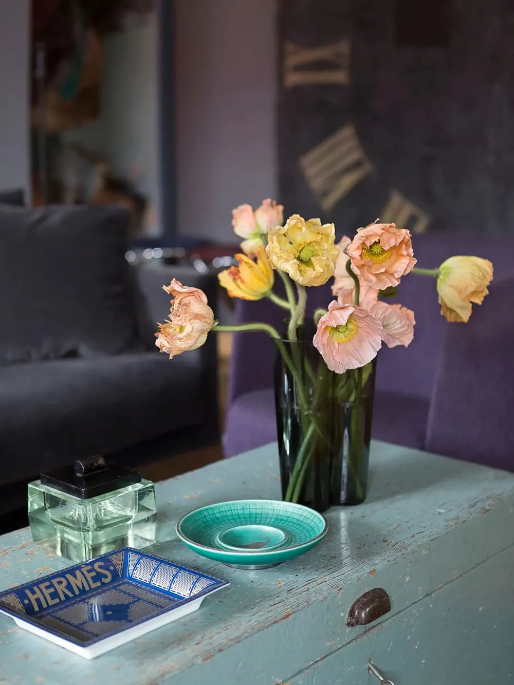 Темні відтінки та антикваріат: квартирка на даху в Гетеборзі - Gallery image 4