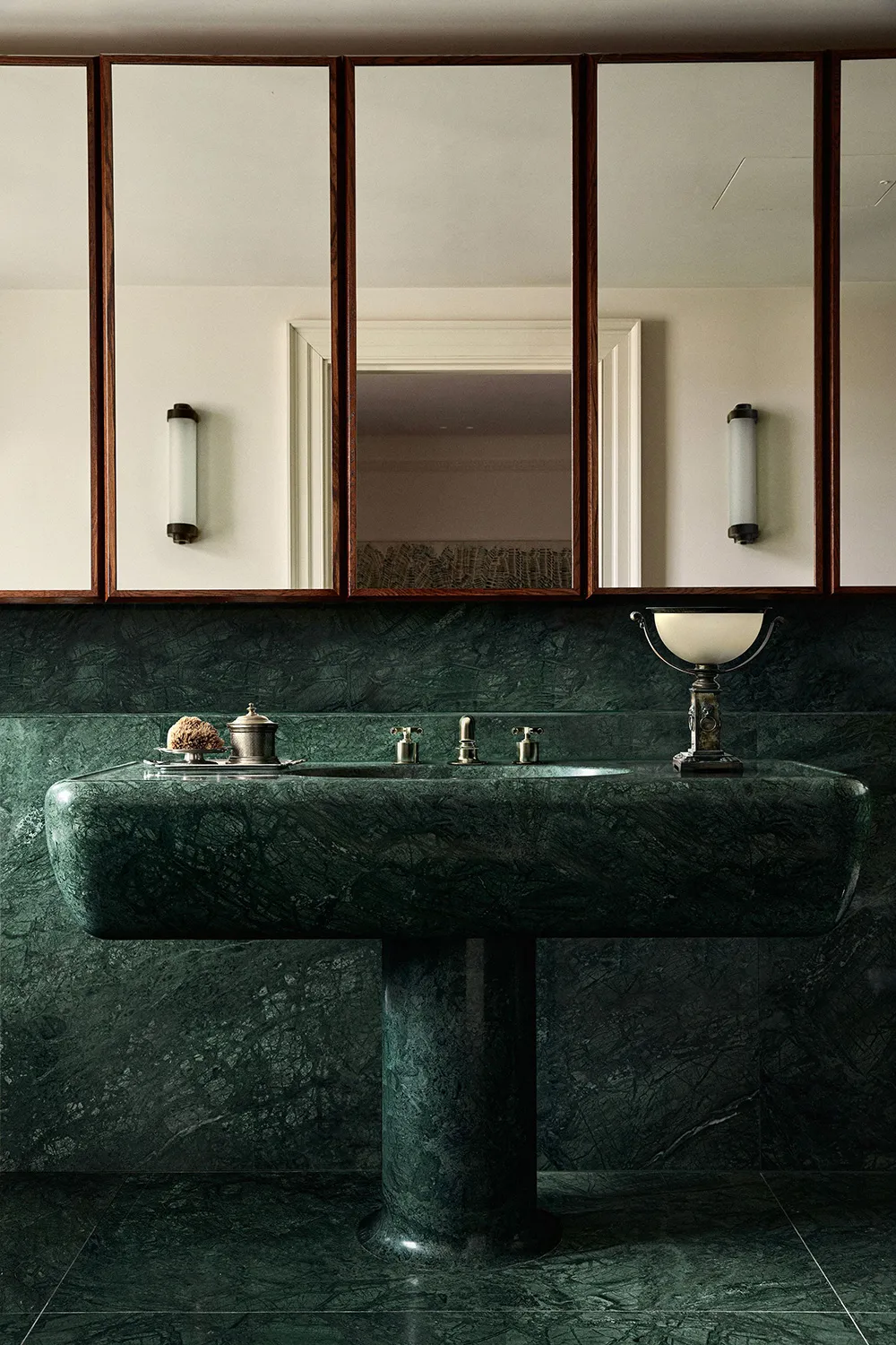 Кожен предмет як мистецтво: унікальний інтер'єр у Лондоні - Gallery image 19