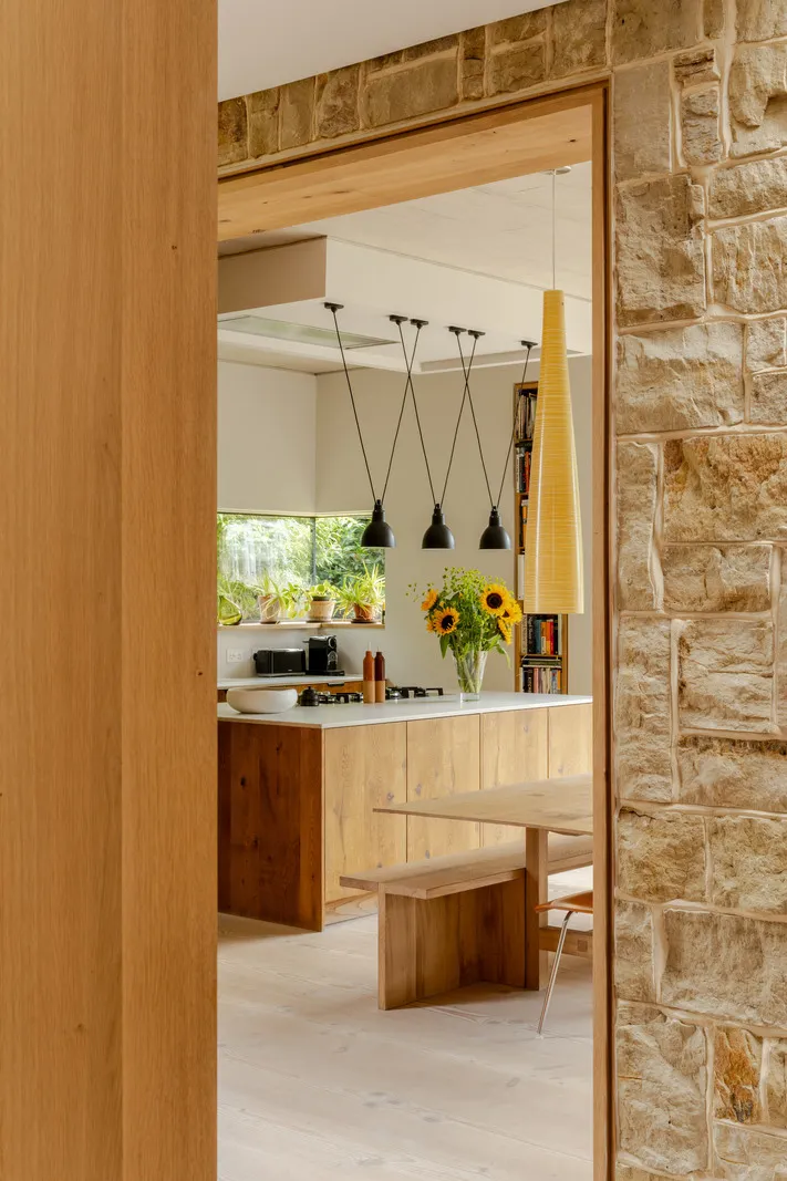 Modernes Holzhaus des Designers in Einklang mit der Natur - Gallery image 2