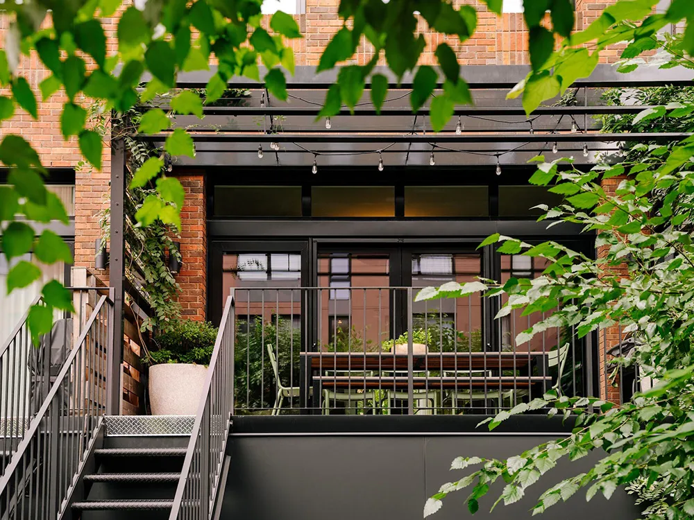 Nowoczesny design townhouse dla młodej rodziny w Brooklinie - Gallery image 17