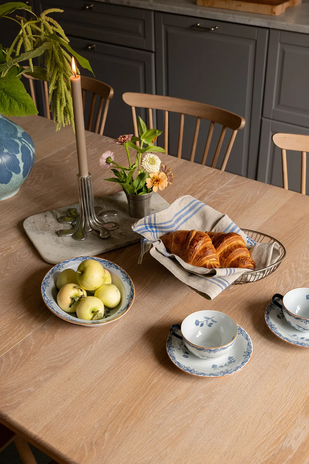 Цветные стены и обои: живой интерьер в старом доме в Стокгольме - Gallery image 9