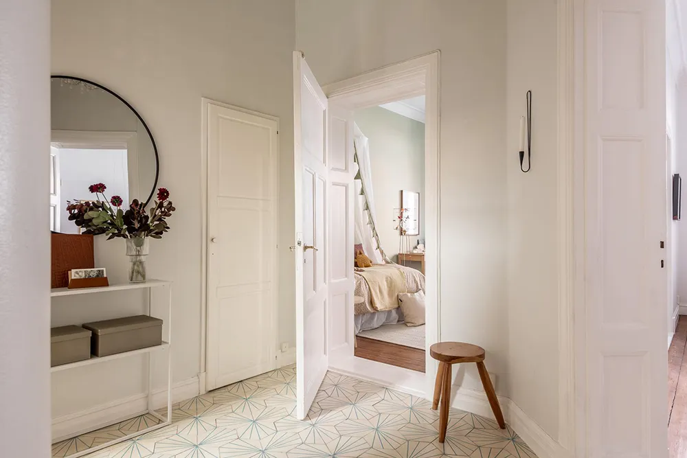 Nice Scandi Apartment with Unusual Layout and Olive-Colored Kids' Room - Gallery image 37