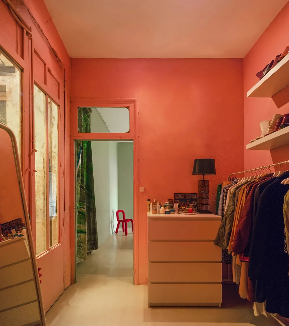 Великолепні класичні деталі в квартирі молодих дизайнерів у Мурсії - Gallery image 12