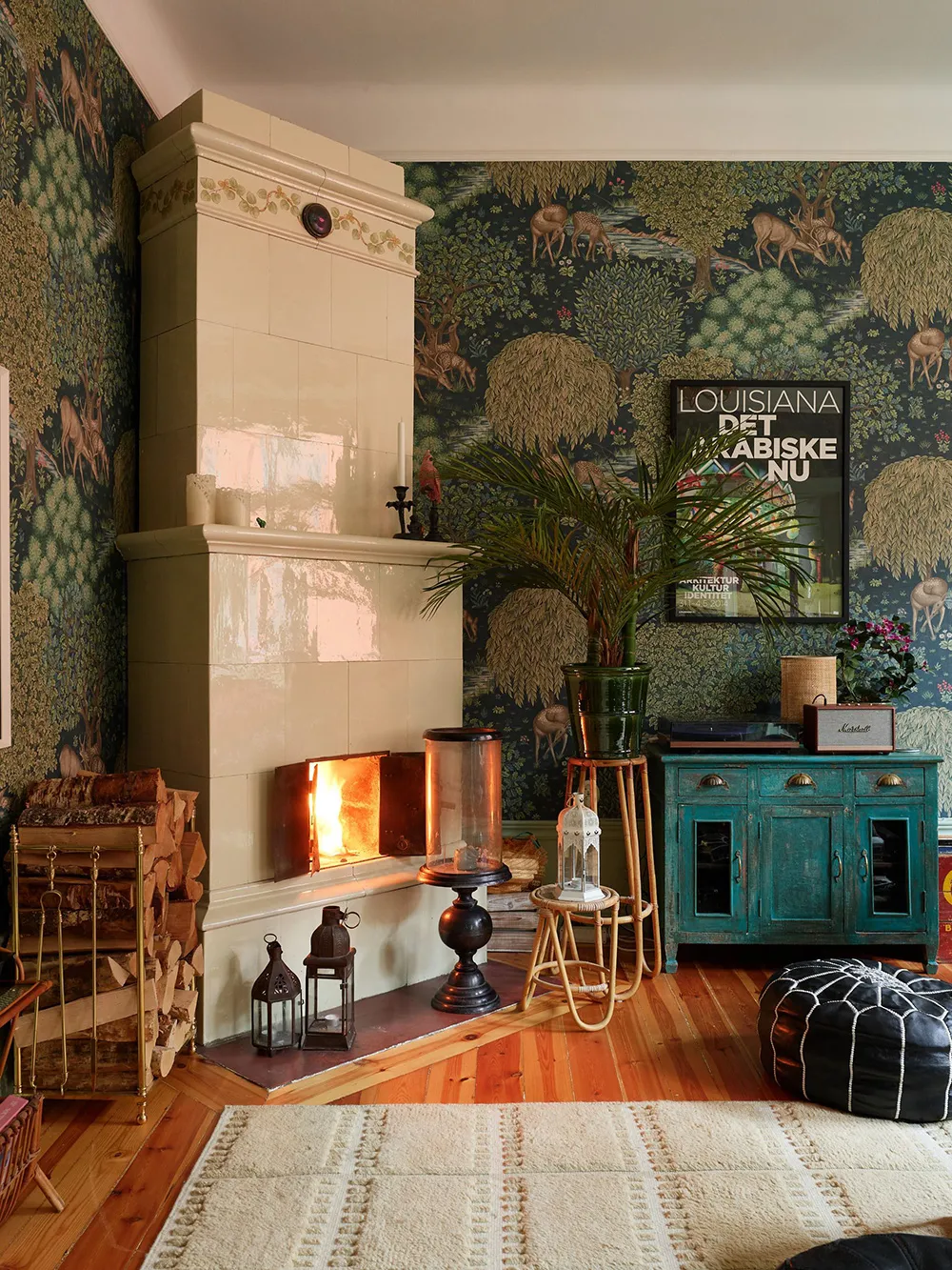 Незвичайні фарби та квіткові мотиви: радісний інтер’єр у Стокгольмі - Gallery image 15