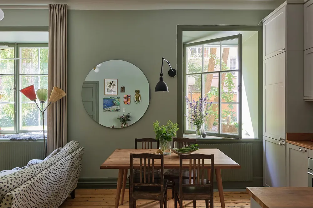 Tonos verdes y sofá a cuadros: apartamento en Estocolmo (47 m²) - Gallery image 2