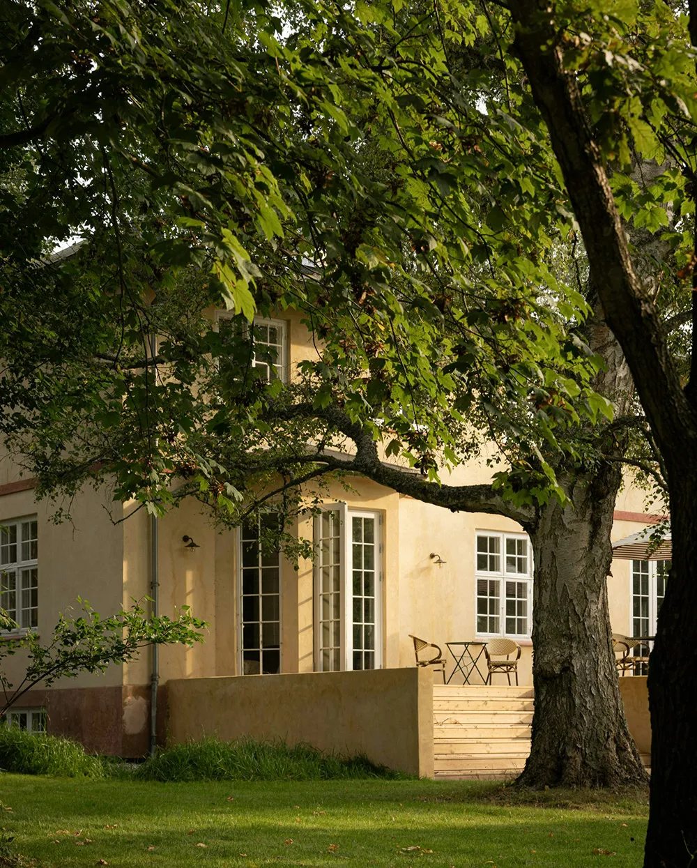 Мягкий минимализм в дизайне старинной виллы на побережье в Дании - Gallery image 1