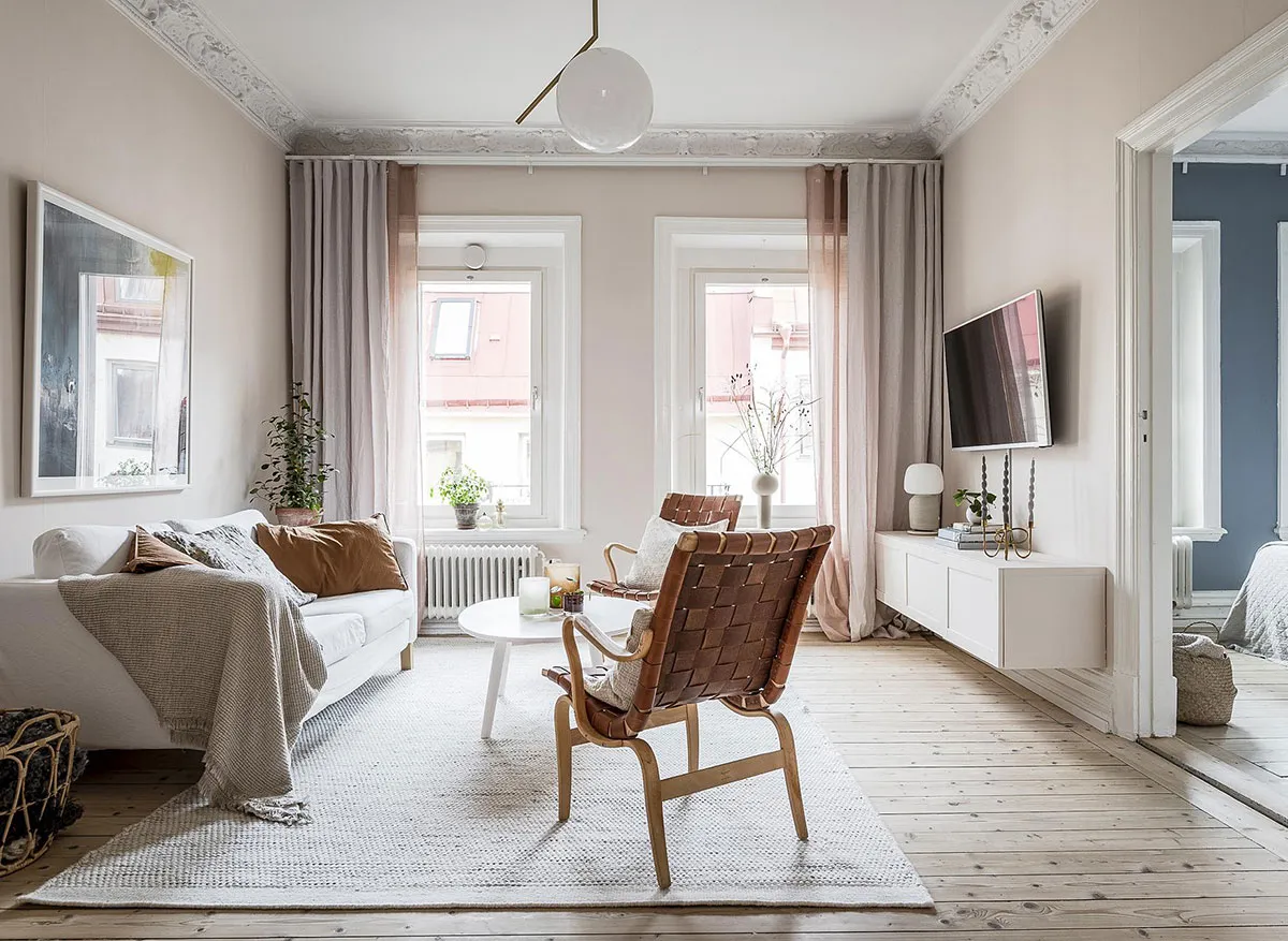 Light and Warm Living Room and Atmosphere Blue Bedroom: Apartment in Gothenburg (52 sqm) - Gallery image 2